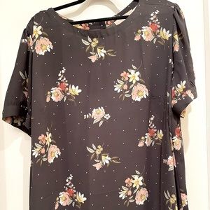 LOFT Plus Gray floral short sleeve